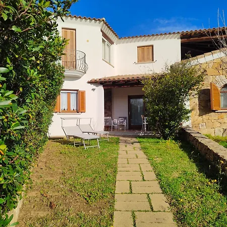 With Garden Apartment Budoni
